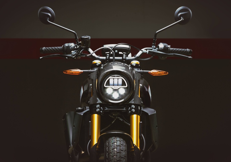 Новый мотоцикл Indian FTR Carbon 2020 (большой фотосет)