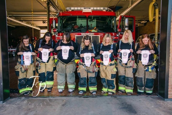 В США 7 жен пожарных из одной части забеременели и родили одновременно! Удивительные случай произошел в одной из пожарных частей Северной Каролины. Выяснилось, что из 20 пожарных у семерых