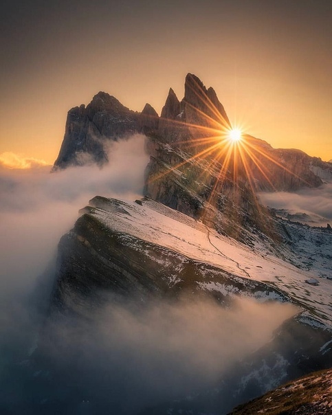 Рассвет над горой Сечеда (Альпы, Италия)
