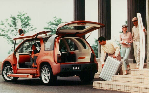 Mitsubishi Gaus. 1985 г. Концепт Mitsubishi Gaus был представлен публике на Токийском автосалоне 1985-го года. При создании концепта, конструкторы автомобиля ориентировались на повышение уровня