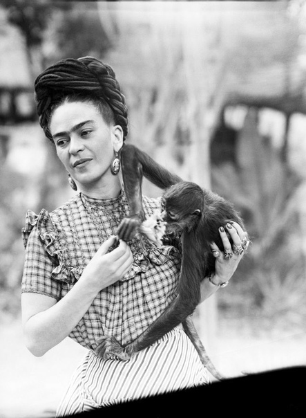 Потрясающая серия фотографий с Фридой Кало, 1944 год.