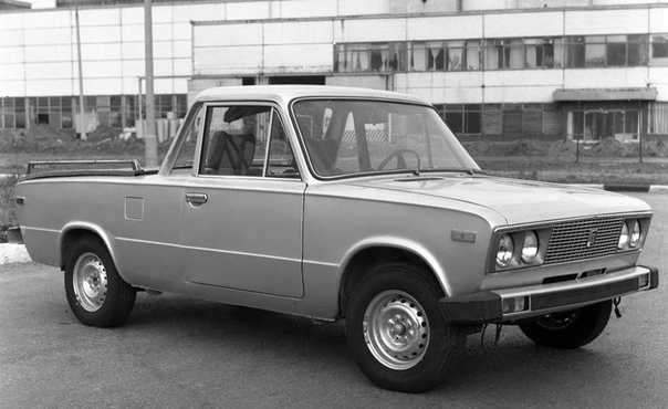 Серия фото экспeриментального туристического автомобиля ВАЗ-2106. Этот пикап (Coupe utility), оснащённый складной палаткой в кузове, был создан на Волжском автозаводе в 1976-м году на базе