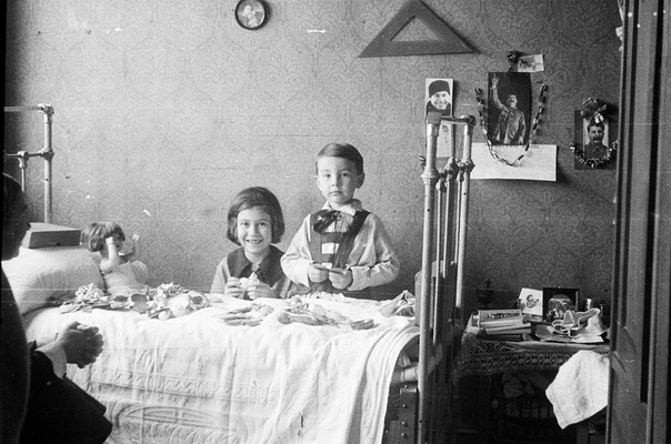 Кадры 30-х годов. Жители Ленинграда. Фотограф: Яков Хенкин