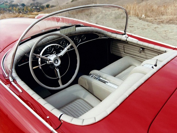 Концепт двухместного спортивного автомобиля Plymouth Belmont Plymouth Belmont был создан в 1954-м году Chrysler Corporation и стал первым автомобилем, который был создан концерном с