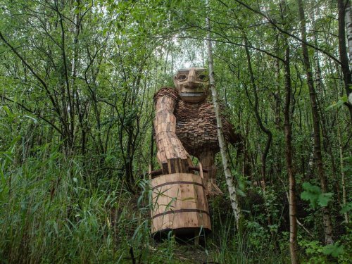 Семь троллей и волшебная башня: лесные гиганты от Томаса Дамбо в бельгийском лесу Талантливый датский художник Томас Дамбо (Thomas Dambo), который из переработанных материалов построил не одну