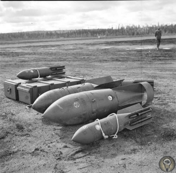 ПОЧЕМУ ПРИ ПАДЕНИИ АВИАБОМБЫ РАЗДАЕТСЯ СВИСТ Очень многие документальные и художественные фильмы о Второй мировой войне демонстрируют одно из чудо-оружия вермахта пикирующий бомбардировщик Ю-87.