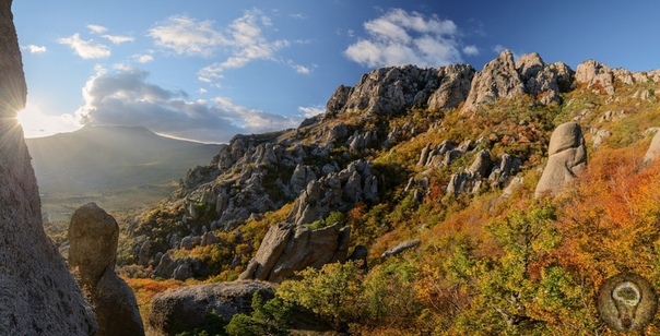 Демерджи. Таинственные видения В Главной гряде Крымских гор есть горный массив, не отмеченный ранее особой примечательностью, Демерджи-яйла. Подобных яйл, пастбищ-выпасов, в Горном Крыму немало.