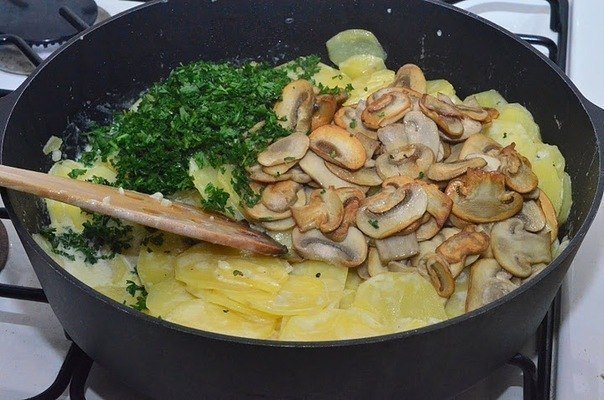 Готовим картошку с грибами в сливках! 