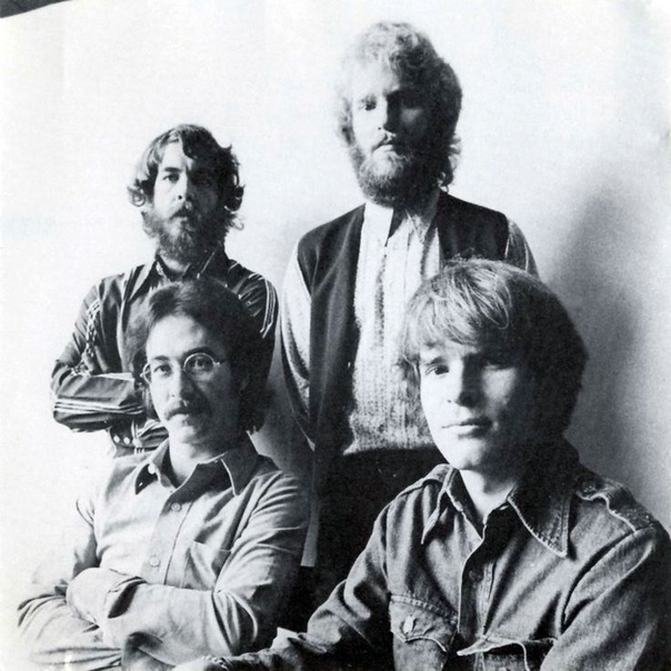 CREEDENCE CLEARWATER REVIVAL - BAD MOON RISING 1968 год подарил фанатам CCR cover-версию сингла Дэйла Хоукинса - Susie Q, которая вскоре стала хитом. Годом позднее группа выпустила сингл Proud