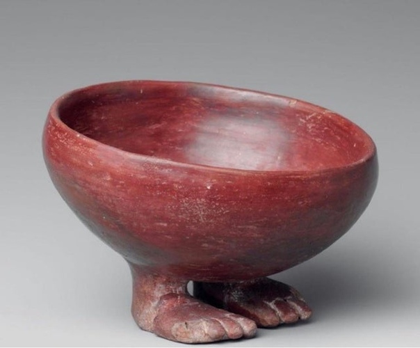 Древнеегипетская чаша из глины возрастом 6000 лет