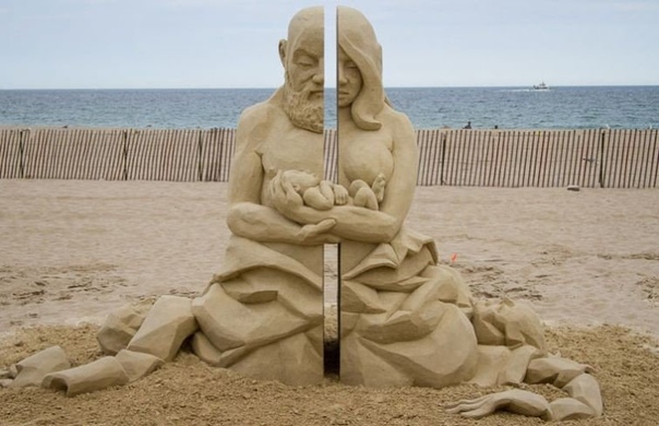 Расслоение личности: песчаные скульптуры Карла Джары