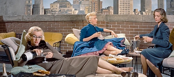 Самый стильный фильм Мэрилин Монро Комедия Как выйти замуж за миллионера вышла в 1953 году. И можно сказать, что это практически Секс в большом городе времен 1950-х.Судите сами - Нью-Йорк,