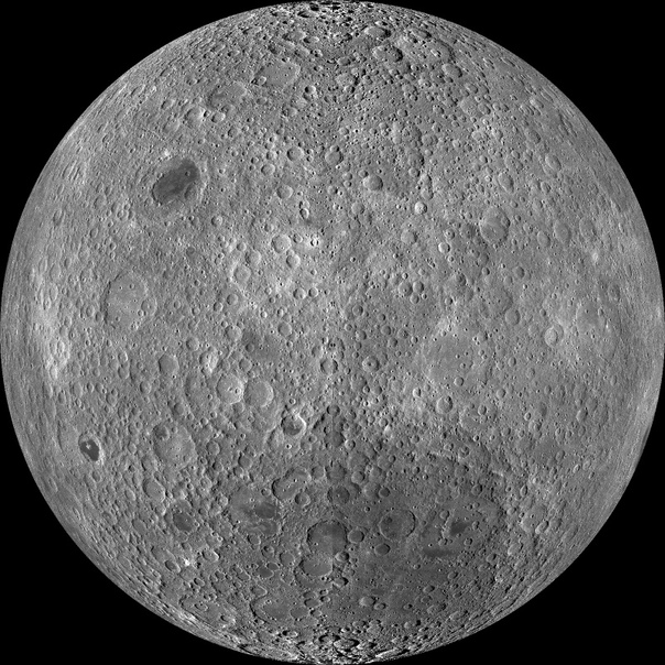 Опубликована фотография загадочного материала, обнаруженного на обратной стороне Луны китайским луноходом Yutu-2 На фотографии можно заметить, что найденный материал действительно отличается по