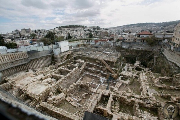 10 ТАЙН ИЕРУСАЛИМА Иерусалим сегодня интереснейший исторический объект как для людей верующих, так и атеистов. Пока политические силы борются за Вечный город, который в 70-летнюю годовщину