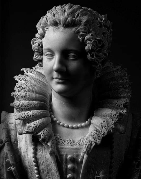 Скульптурный портрет Марии Дульиоли Барбенини, автор - Джулиано Финелли, Лувр, 1653 (Мария - итальянка, родная племянница 235 - го папы римского Урбана VIII, жила в XVII веке и умерла в возрасте