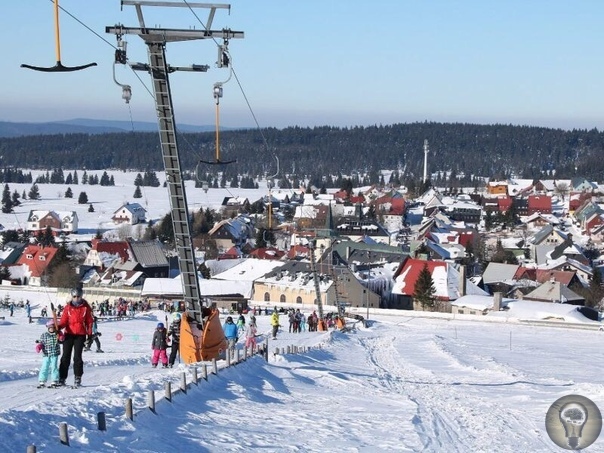 Горнолыжные туры в Чехию Горнолыжные курорты Чехии не дотягивают до многих других западноевропейских, однако лыжный отдых тут очень популярен. Это объясняется в первую очередь демократичными