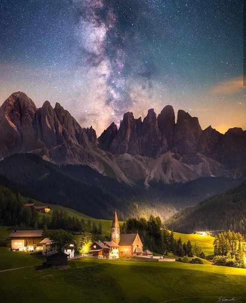 Млечный путь над Валь ди Фунесом в Южном Тироле, Италия. Фото: