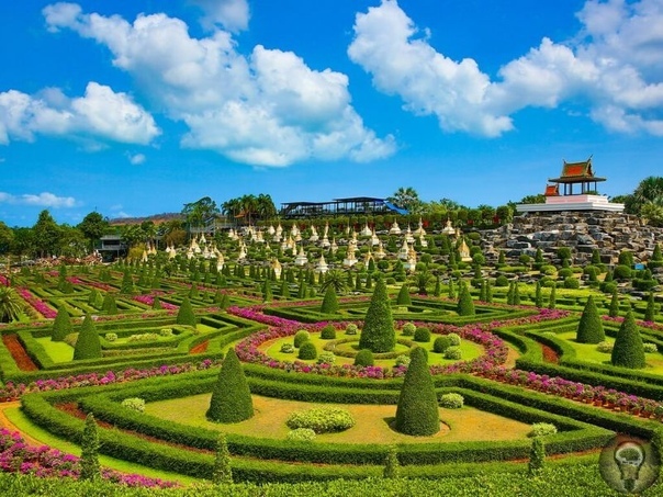 Тропический сад «Нонг Нуч» в Паттайе Около 250 га ботанических садов (а это не на шутку почти 350 футбольных полей!), автопарк с почти полусотней эксклюзивных машин, огромные скульптуры из