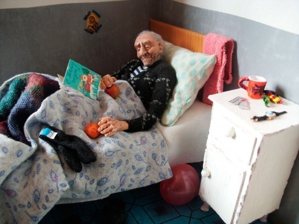 «Дорогие мои старики» Ирины Верхградской Жительница Новосибирска Ирина Верхградская создала коллекцию кукол «Дорогие мои старики» с милыми изображениями пожилых людей. Сюжетными композициями с
