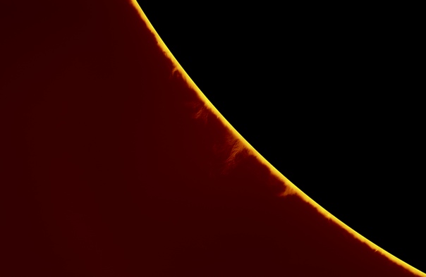 Фотография Солнечного протуберанца в линии водорода-альфа