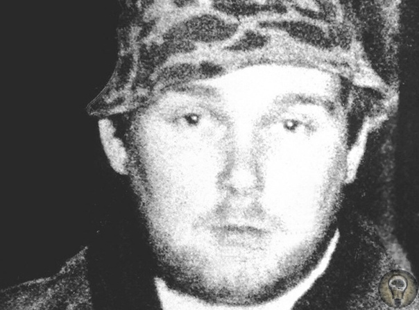 19 августа 1987 года произошло первое массовое убийство в Великобритании В этот день в Хангерфорде, графство Беркшир, безработный 27-летний Майкл Роберт Райан, вооружившись двумя