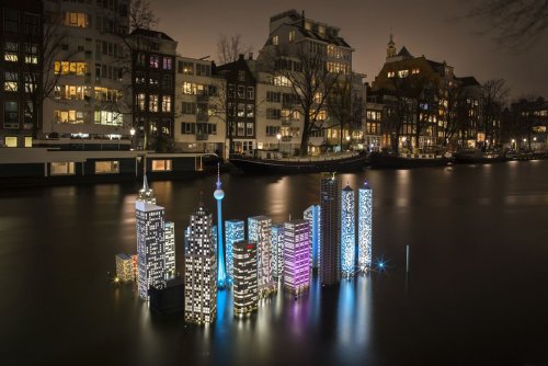 Амстердамский фестиваль света-2019: улицы нидерландской столицы украсили световые инсталляции Художественные инсталляции с подсветкой будут освещать улицы нидерландской столицы до 19 января 2020