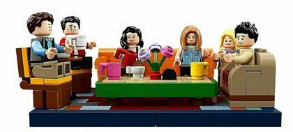 Компания LEGO выпустила набор, посвященный сериалу Друзья Свершилось: появился конструктор ЛЕГО, созданный в честь 25-летия знаменитого комедийного сериала Друзья! В набор входят фигурки