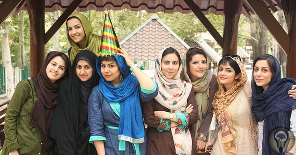 Продолжим развенчивать мифы о женщинах в Иране В Иране женщин принудительно отдают замуж Действительно, традиционно девушки выдаются замуж отцами или официальными опекунами. Хотя это чаще
