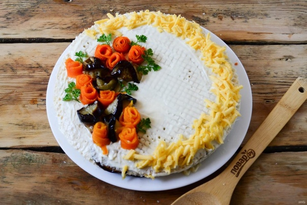 Торт из баклажанов с помидорами и сыром.