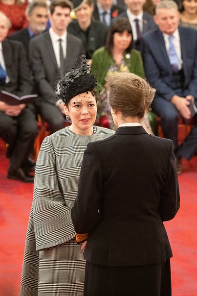 Оливия Колман, сыгравшая Елизавету II в «Короне», получила орден Британской империи «за службу драматургии» 