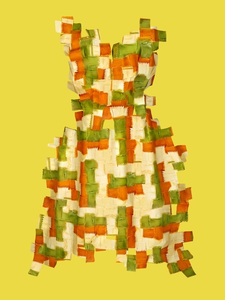 Съедобная одежда Sung Yeonju. «Вкусное платье» приобретает совершенно новый смысл в съедобной одежде Сунг Йонджу. В продолжающейся серии корейского художника под названием Wearable Foods