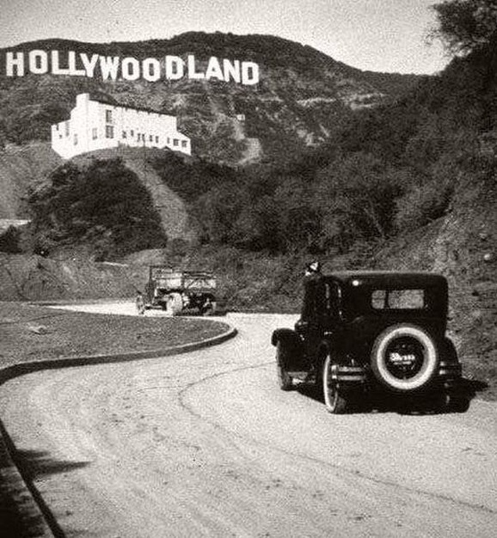 А вы знали, что раньше в надписи «Голливуд» было ещё четыре буквы Лос-Анжелес.США. 1923 год.